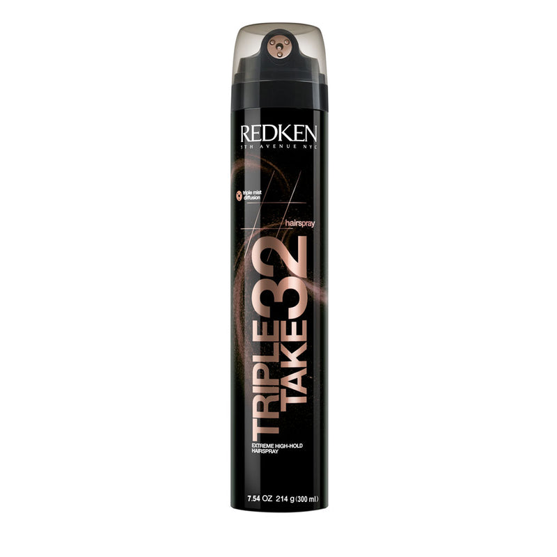 Le spray Redken Spray Triple Take 32 est idéal pour un Contrôle maximum sans effet carton. Il résiste à  l'humidité pendant 24h. 300 ml